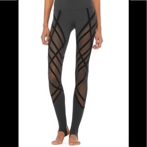 Alo High-Waist Wrapped Stirrup Legging in Anthracite